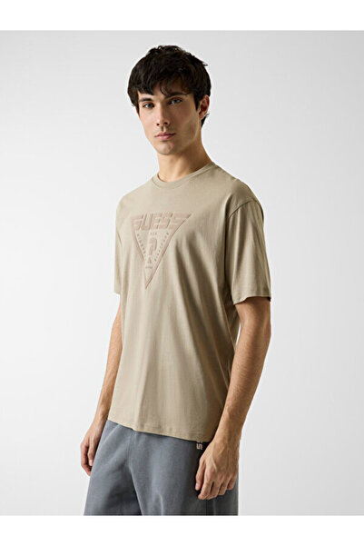 Guess Ανδρικό T-shirt Azha με αθλητική γραμμή και oversized