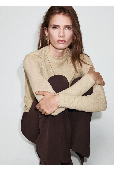 MANGO Woman Perkins yakalı simli tişört