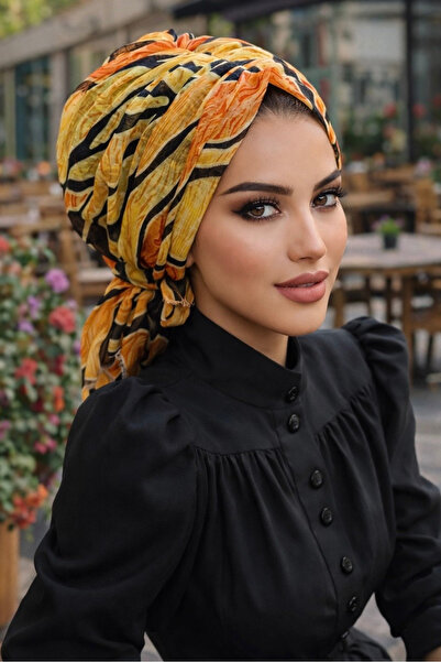Aişe tesettür Turuncu Siyah Desen Tokalı Bone