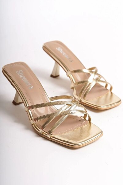 Shoesers شبشب نسائي بتصميم خاص بحزام متقاطع رفيع وكعب رفيع ذهبي معدني لفساتين...