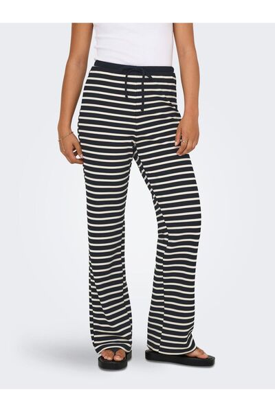 ONLY Jogginghose ONLFABIOLA Locker geschnitten Jogginghose