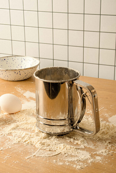 EMAYlab Metal Paslanmaz Çelik Un Eleği, Pratik Un ve Şeker Eleği