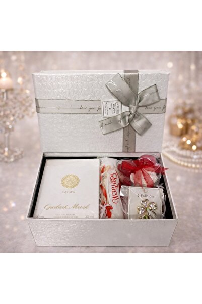 velve Set cadou Glamour pentru femei, Parfum Opulent Musk 100ml, Praline,tran...