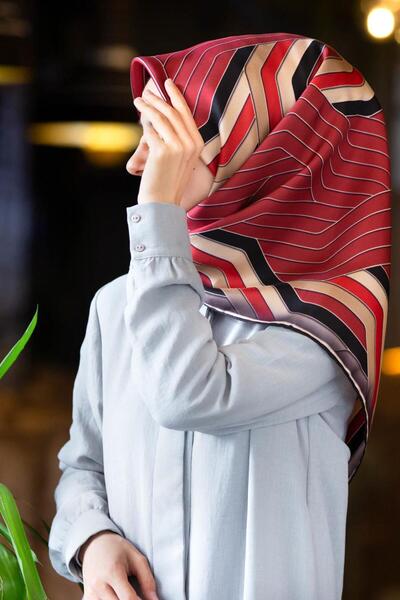 Vissona وشاح حريري من التويل