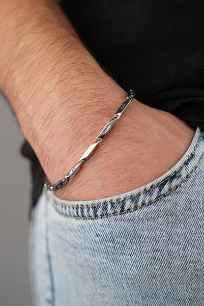 Jack Ferrero سوار جلدي للرجال بقفل فولاذي لا يترك لونًا