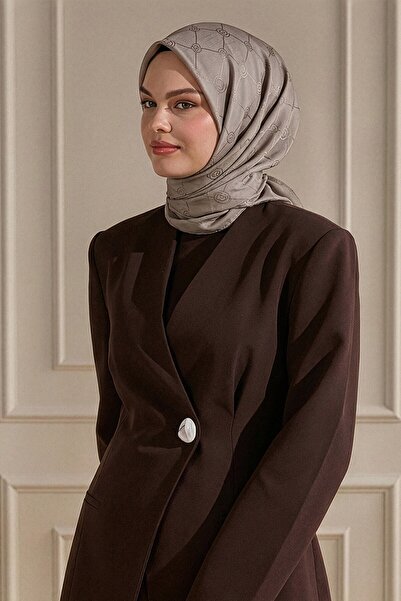 SilkTouch وشاح مرجاني بنمط مونوغرام من فرو المنك