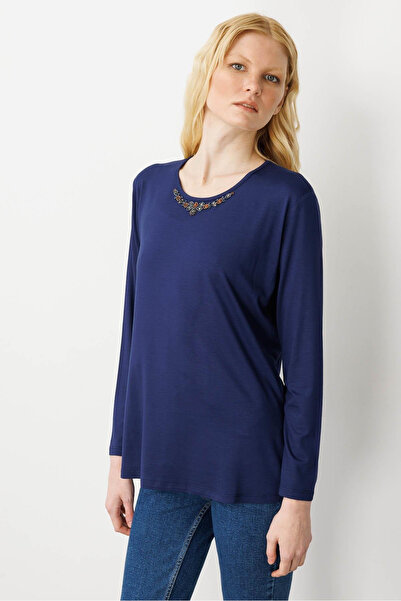 Desen 25706 ΣΧΕΔΙΟ DMR ΚΟΛΑΡΙ ΜΑΚΡΥΜΑΝΙΚΗ ΜΠΛΟΥΖΑ ΚΕΝΤΗΜΕΝΗ ΜΕ ΧΑΝΤΡΕΣ