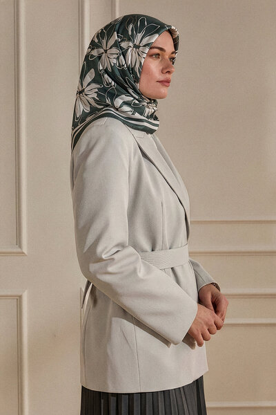 SilkTouch وشاح كريستالي بنمط الفاوانيا الرمادية