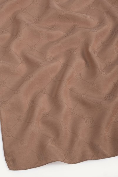 SilkTouch Eșarfă coral cu model monogramă Taba