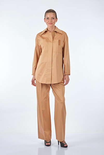 Naar Дамска риза с дълъг ръкав, прав яка и джобове, цвят камел 22251300