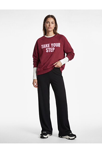 Koton سويت شيرت رياضي كبير الحجم مطبوع بثلاثة خيوط وياقة دائرية وأكمام طويلة