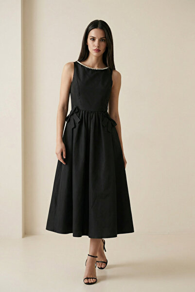 Setre Siyah Kolsuz Bel Detaylı Rahat Kesim Elbise