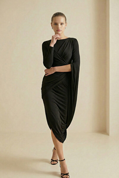 Setre Rochie neagră cu mânecă lungă, croială asimetrică, cu potrivire perfectă