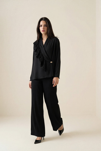 Setre Чорна блузка з довгими рукавами та коміром з деталями