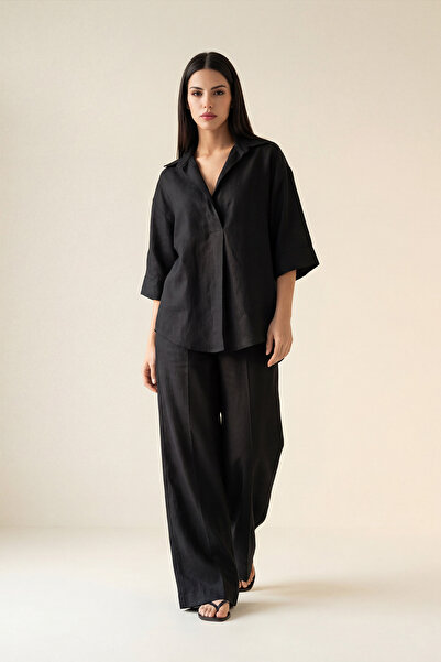 Setre Черна риза с V-образно деколте, къс ръкав, удобна кройка