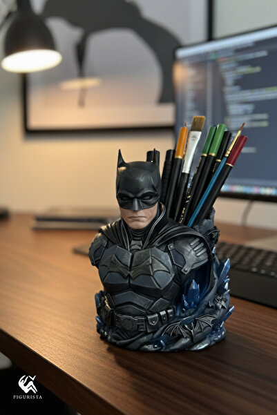 Figurista Batman Büst Kalemlik – 16K UHD Resin Baskı El Boyama Premium Masaüs...