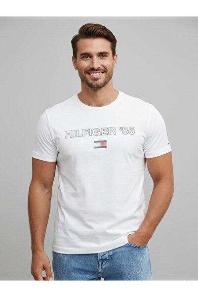 Tommy Hilfiger MEN'S CHEST PRINT LOGO T-SHIRT