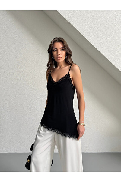 mydukkan.co بلوزة بتفاصيل دانتيل وحزام من الخيوط - أسود