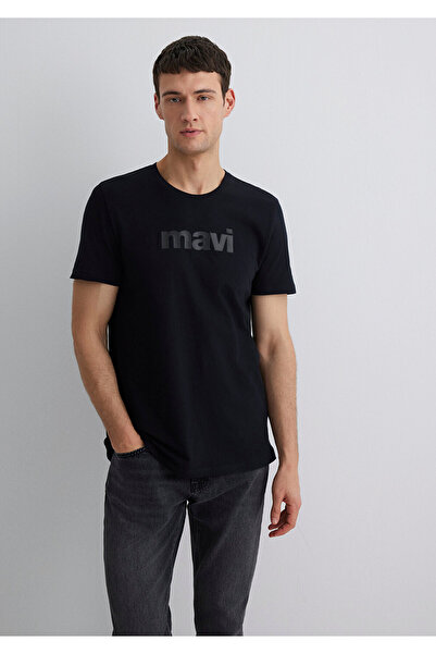 Mavi Schwarzes T-Shirt mit Logo-Print Slim Fit / Slim Fit 065199-900
