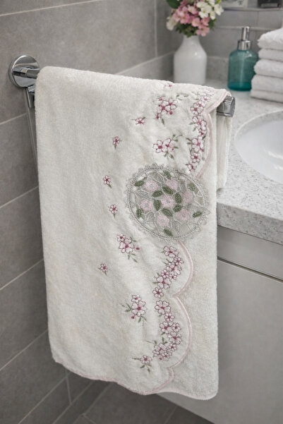 DİLEX طقم مناشف أبيض مطرز 60×90 سم باباتيا