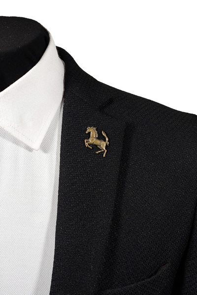 BLC Basic Line Co. Şahlanan At Figürlü Bronz Renginde Yaka İğnesi Yaka Broşu