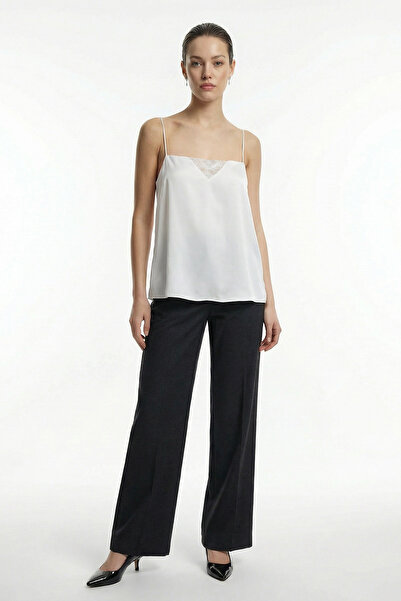 Setre بلوزة بحزام رفيع ومزينة بالدانتيل من إكرو