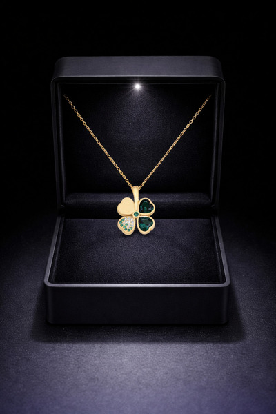 Yonca kolye Zümrüt Işıltılı Dört Yaprak Yonca 925 Ayar Gümüş Kolye