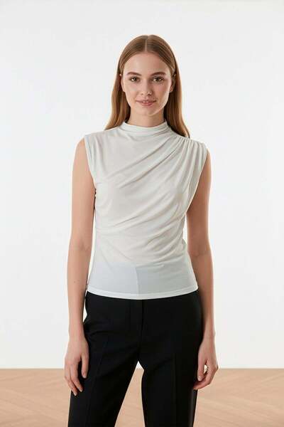 Fulla Moda Bluză cu guler în picioare cu umeri și laterale drapate