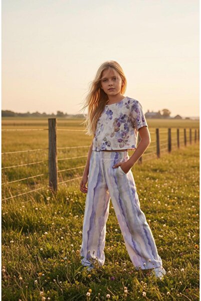 Hilal Akıncı Kids بلوزة منقوشة بالزهور، طقم بنطال مريح بنمط التعادل