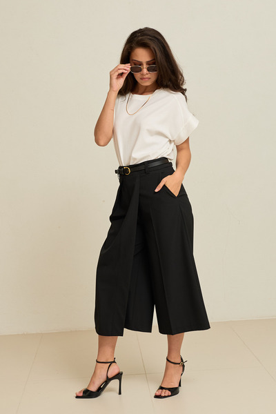 Setre Black Asymmetrical Detailed Comfortable Cut Shorts with Belt and Pockets