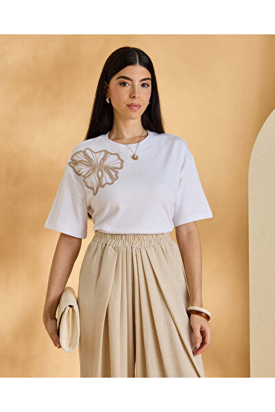 REDTAG بلوزة نسائية مطرزة باللون العاجي