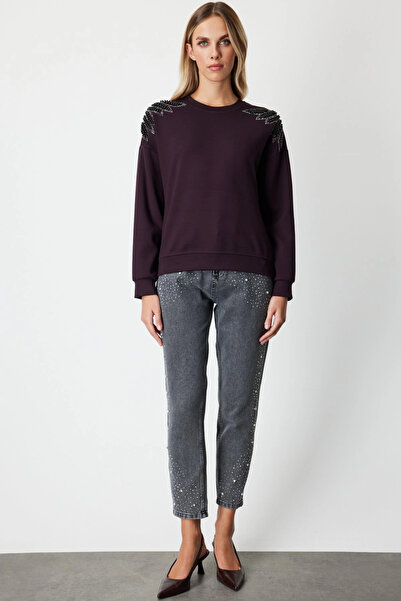 On Fashion Women's Pearl-Embellished Zero-Neck Burgundy Sweatshirt 66338