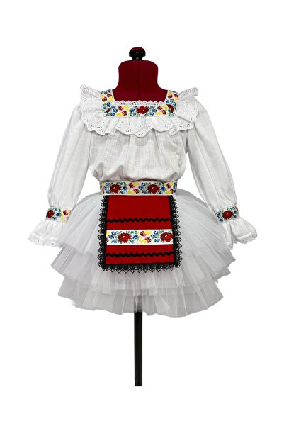 Kareea Amira traditional costume