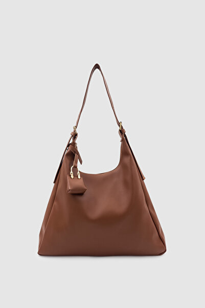 Wuclo حقيبة كتف صغيرة ناعمة من سولين مع حلية زخرفية باللون البني