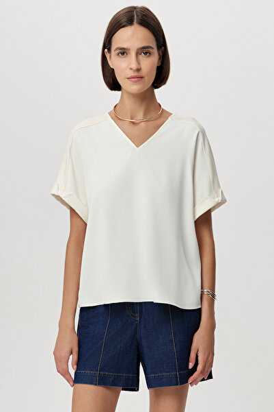 Exquise V-Neck Short Sleeve Regular Blouse with Knitted Detail