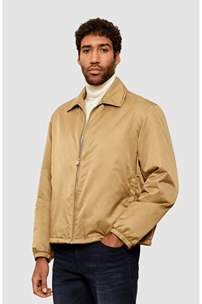 BOSS قميص رجالي مقاوم للماء بقصة عادية وياقة وأكمام طويلة باللون البيج 505536...