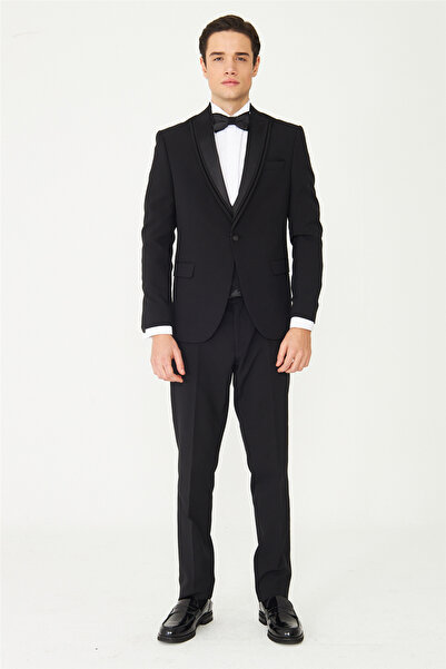 White Stone Pointed Collar Groom Suit