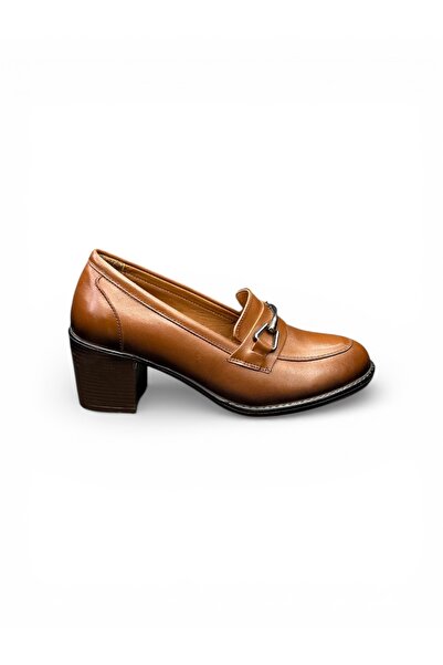 İYİSİNDEN SHOES حذاء نسائي من الجلد بإبزيم وكعب سميك