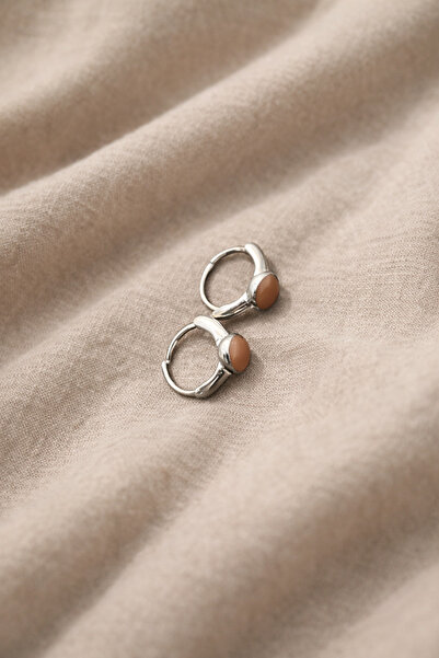 TuQos Rodyum Kaplama Çelik Halka Küpe – Kahverengi Taşlı Minimal Kadın Küpe