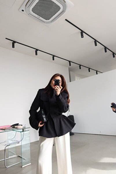 Özge Özgenç Belden Büzgülü Dik Yaka Ceket