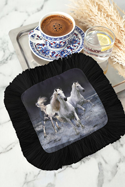 Evimde Bambaşka Елегантна серветка з візерунком коня та кавовою пінкою - Енер...