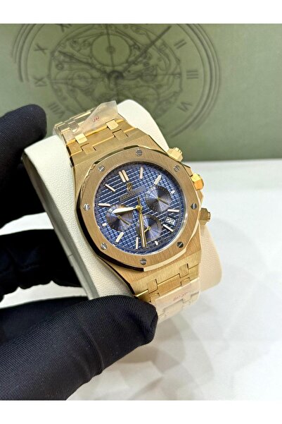 Watch A men's watch with a sophisticated design that combines elegance and pr...