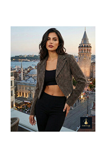 Quzu Düğme Detaylı Crop Ceket