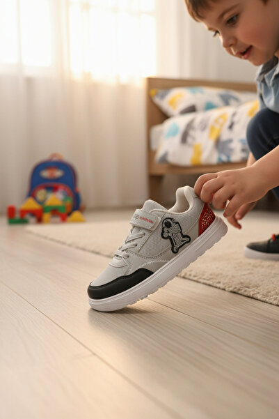 enoch أحذية رياضية للأطفال بتصميم رائد فضاء وثيمات الفضاء