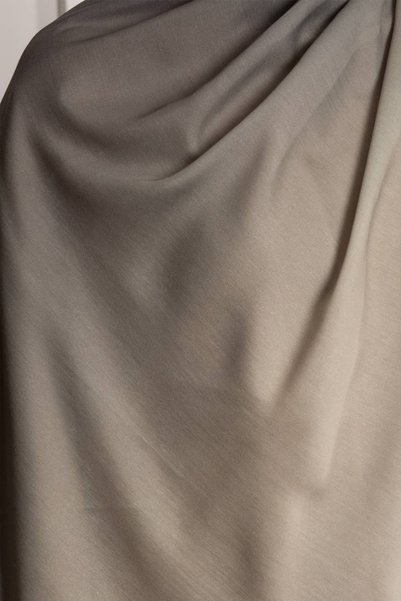 Lemaye شال ناعم متدرج اللون - كاكي