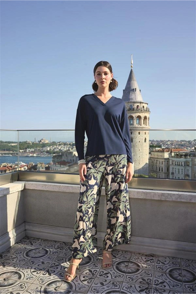 Will Like Secretsita Leaf Patterned Long Sleeve V-Neck Pajama Set