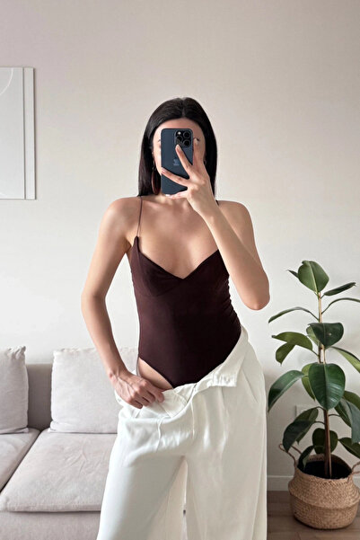 MOZENA Basic Bodysuit with Straps