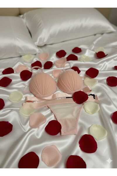 WOMEN'S WORLD FANTASY New Season Oyster Bra Set with Support and Padded Cups