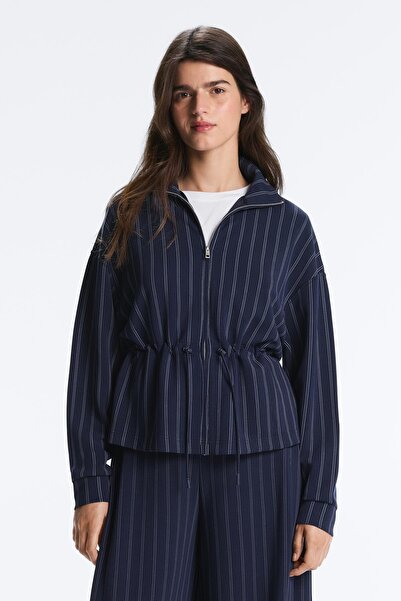 Oysho Yumuşak dokunuşlu modal kumaşlı, ayarlanabilir bel ve dik yakalı ceket