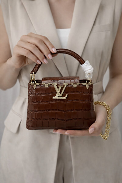 BARAQA Shoulder and handbag with all accessories, high quality